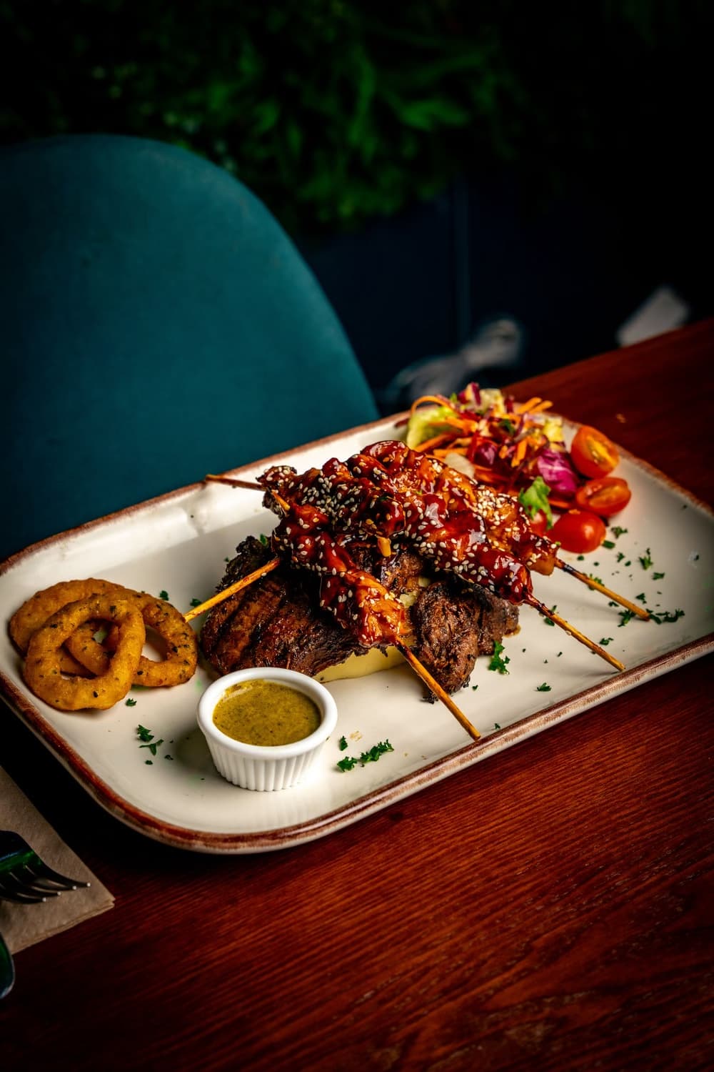 BBQ skewers with onion rings